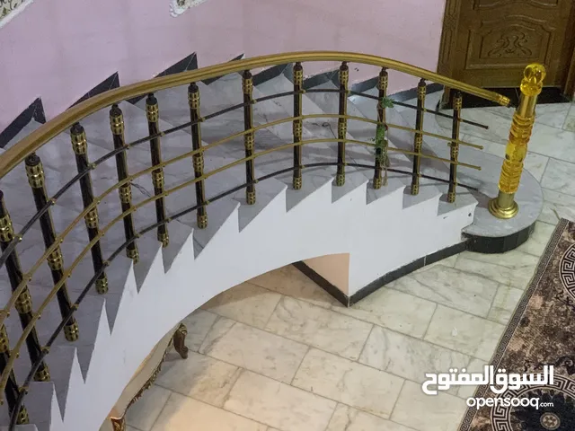 درجل ألمنيوم جديد وستخدام قليل وريد ابيعة جديد وحلو لي حاب يجي اشوفة اهلأ وسهلأ