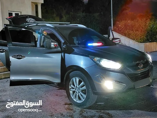 سياره توسان للبيع 2010