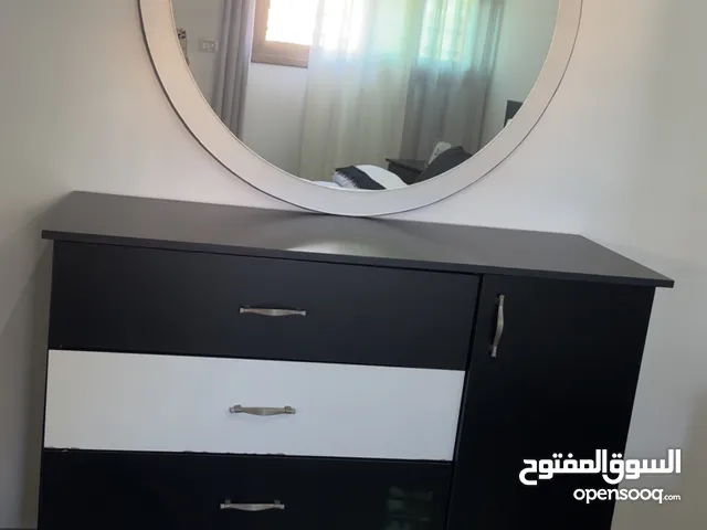 غرفة نوم بحالة ممتازة