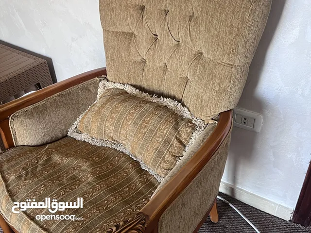 كنب صالون بحالة ممتازة