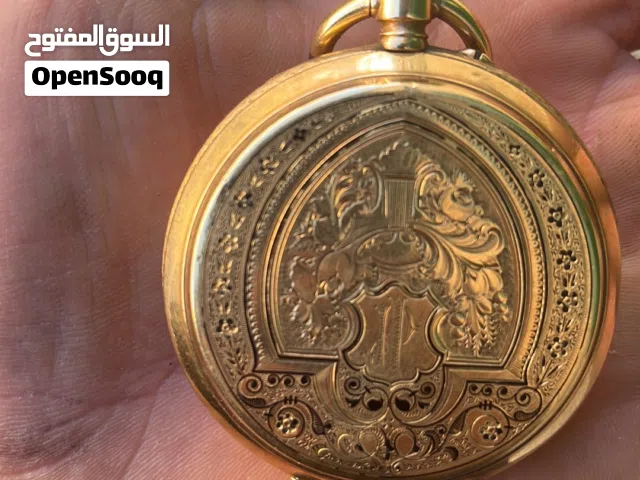 تحفة عبارة عن ساعة سويسرية قديمة