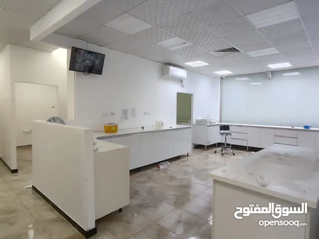 صالة مجهزة كمختبر تحاليل للايجار في بن عاشور وتصلح لاى نشاط اخر