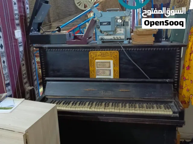 بيانو قديم انجليزي