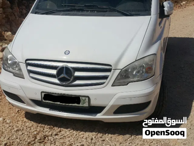 مرسيدس فيانو 2200