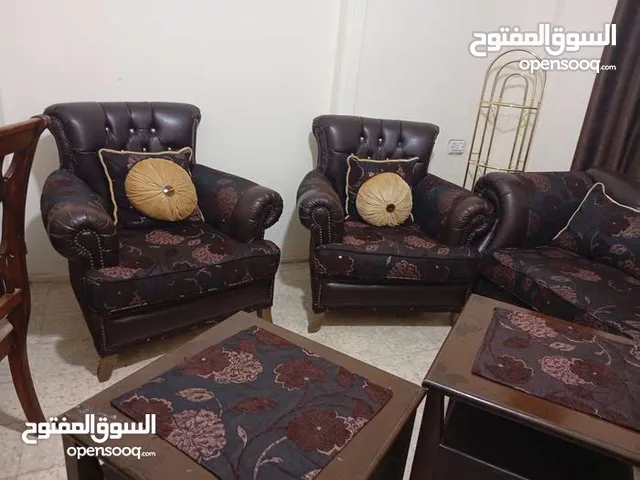 كنب للبيع ب 75مع الطاولات