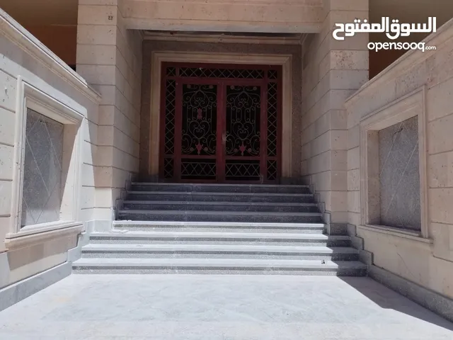 شقة دور اول ..نص تشطيب للبيع .حى الاندلس 2 ..القاهرة الجديدة..التجمع الخامس 3 مليون ونصف.