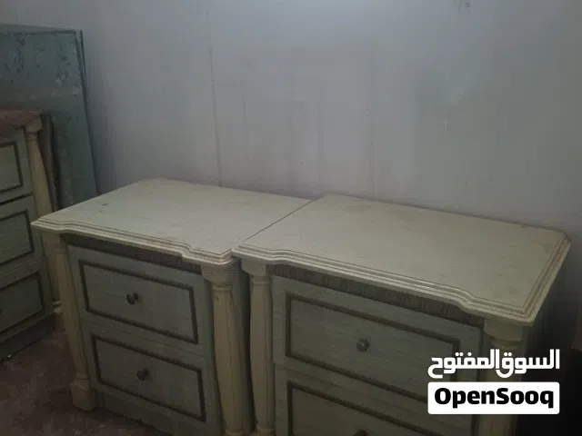 شكماجة + زوز كومودينوات (مخصصة لغرفة نوم)