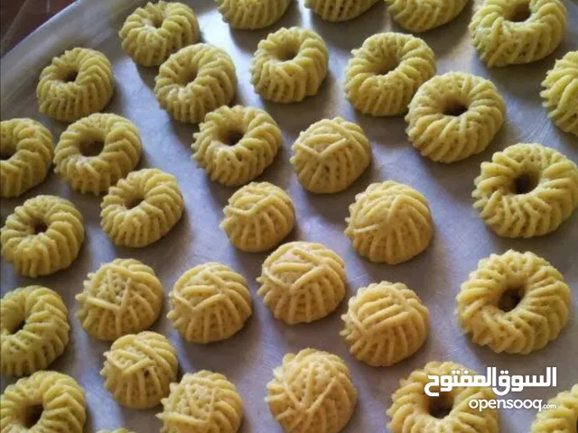 كعك ومعمول العيد حشوه تمر وجوز وفستق حلبي