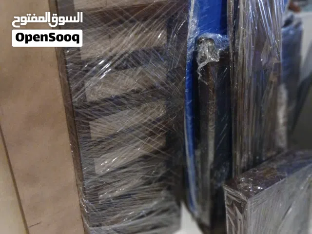 سرير اطفال بحاله جيده جدا خشب صلد