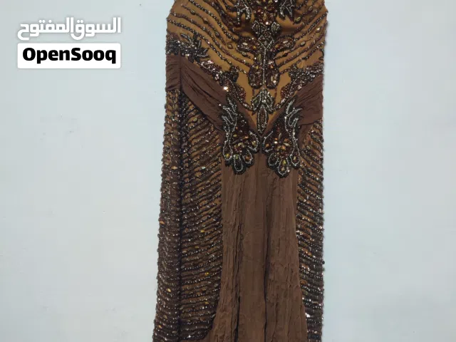 السلام عليكم صبايا هدول كلهم لبس خاص كان الي مش تجاره في فساتين شريتهم الواحد منهم 90 دينار وغير