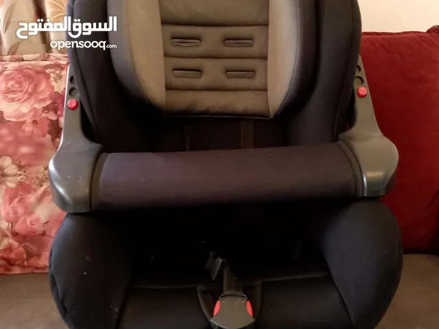 كرسي سيارة للاطفال مستعمل
