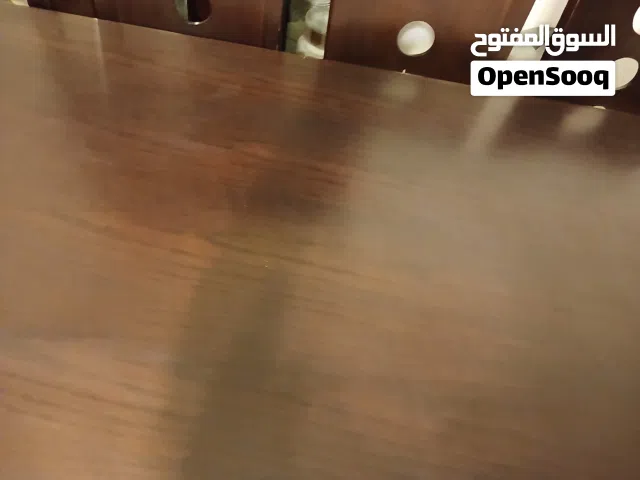 طاولة طعام