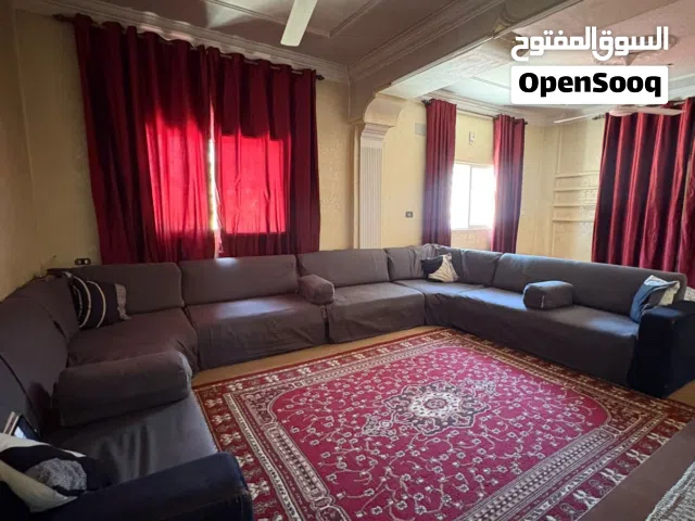 طقم كورنر للبيع عبارة عن 9 مقاعد (عبارة عن طقمين كورنر) السعر قابل لتفاوض