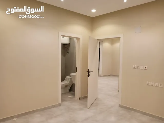 300 m2 3 Bedrooms Apartments for Rent in Al Riyadh Al Mughrizat