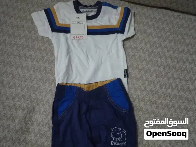 ملابس الأطفال