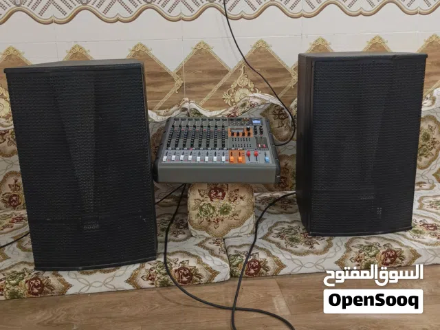 مضخم صوت وسمعات  مستعمل قليل