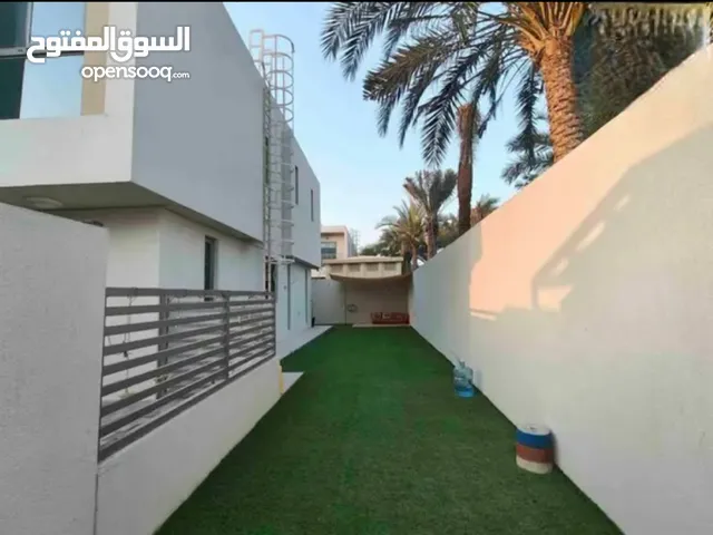 Brand New 3 Bedroom plus maid room Villa For Rent ready To Move Primum Location Al Zahia