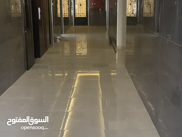 قاعة للإيجار شارع البهو الجنينة طابق اول واجهة 15 متر