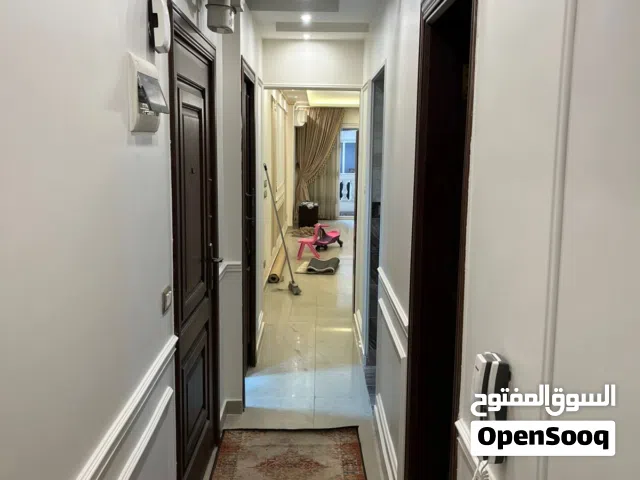 165 m2 2 Bedrooms Apartments for Rent in Alexandria Laurent