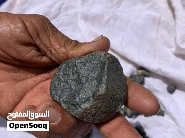 حجارة للبيع