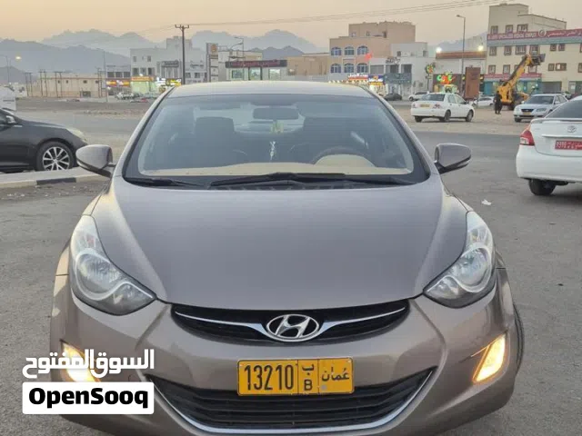 هيونداي النترا 2013 فئة GL مع سجل صيانة جيد وميزات متكاملة الموتر متواجد ف بدبد/ الداخلية