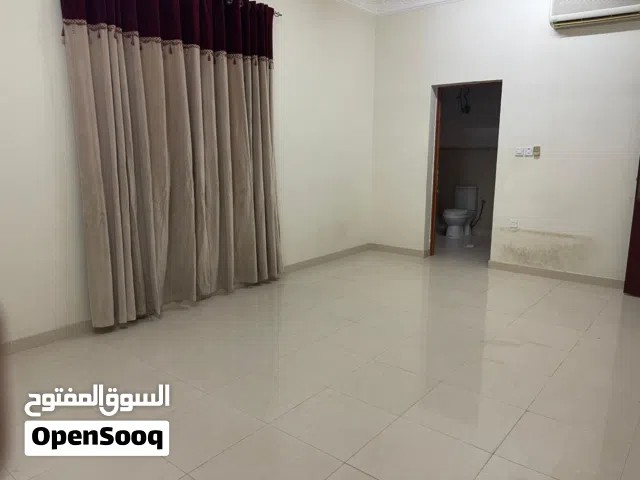 145 m2 3 Bedrooms Apartments for Rent in Muscat Al Mawaleh
