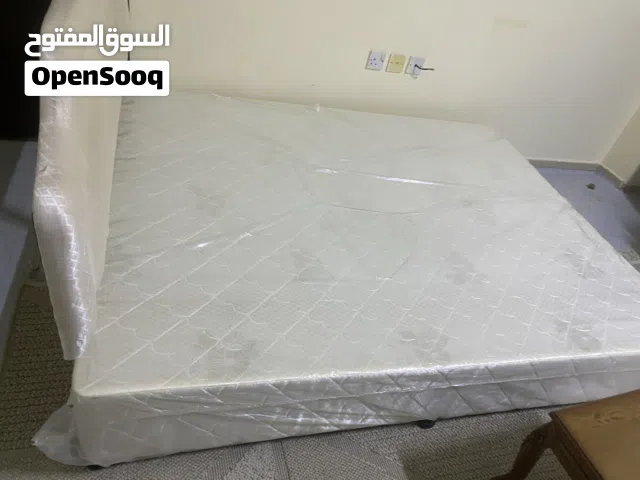 سرير شبه جديد مناسب لشقه و المنزل وغرف الايجار سهل النقل لتواصل انظر الوصف