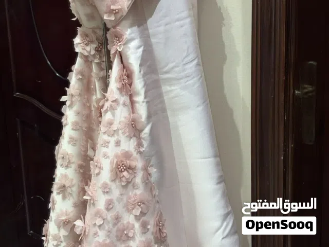 فستان للبيع