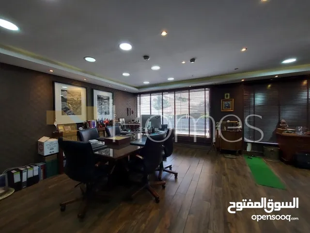 450 m2 More than 6 bedrooms Villa for Sale in Amman Shmaisani