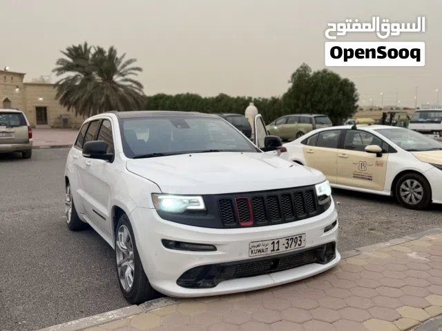 2015 جيب جراند شيروكى SRT 8