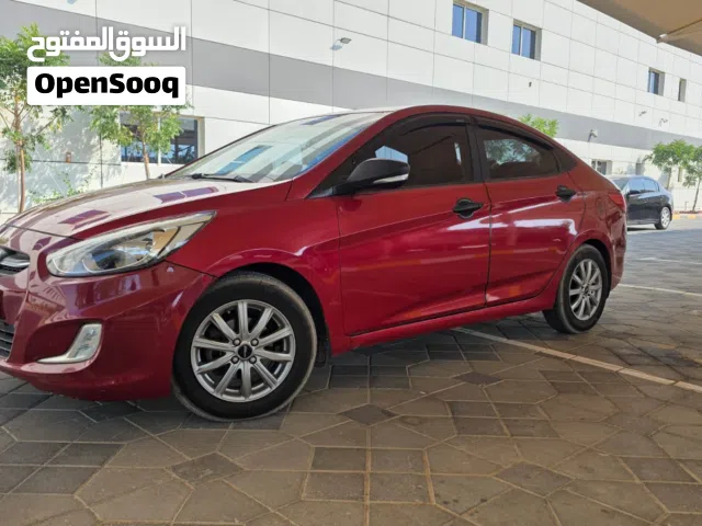 Hyundai Accent 2016, maroon body color