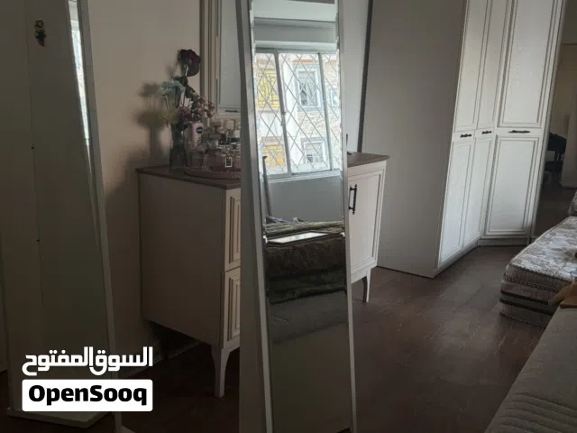 مرايه عموديه لون ابيض