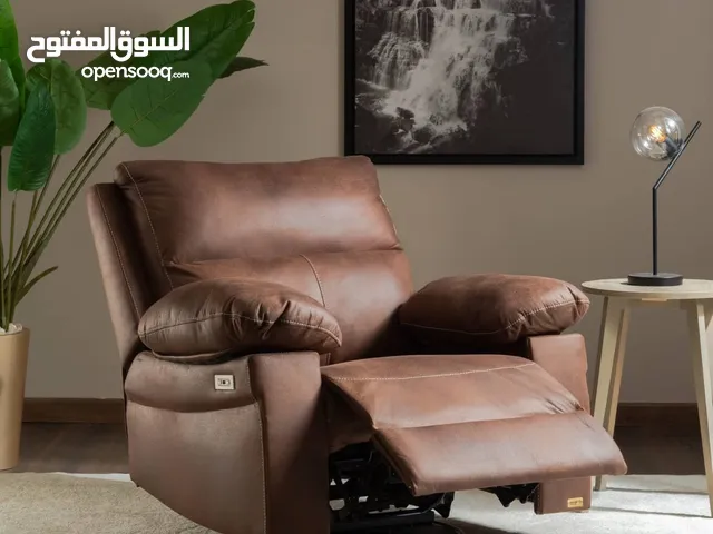 لسرعة البيع لدواعي السفر Lazy boy recliner بحالة جديدة جدا