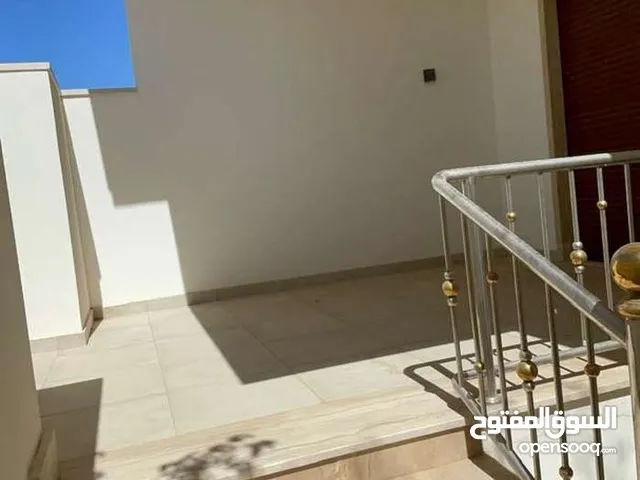 فيلا تجاريه من دورين مفصولات تصلح لشركات عيادات ف سنتر شارع الشيخ نوفلين
