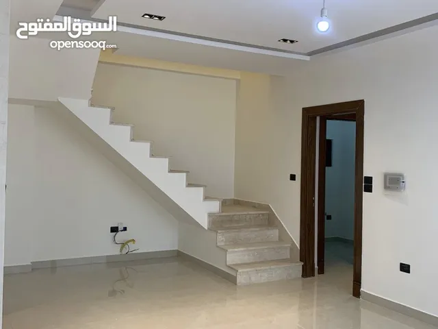 285m2 4 Bedrooms Apartments for Sale in Amman Khalda
