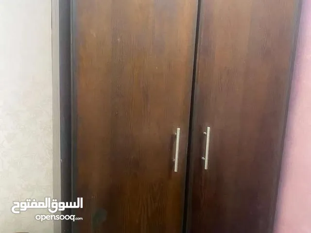 غرفة نوم شبابية تفصيل خشب زان بحال الوكالة للبيع المستعجل ويمكن بيعها متفرقة الله يبارك ب200 دينار