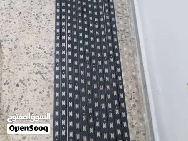 سكك H وعلاقات