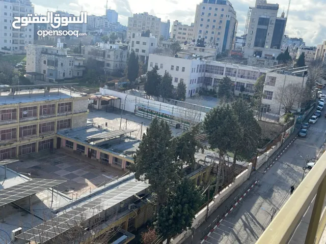 روف للايجار مفروش بالكامل اطلالة رائعة وموقع استراتيجي في اجمل مناطق البيرة