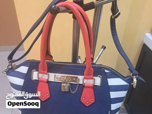 شنط يد حريمي من امريكا استعمال خفيف جدا