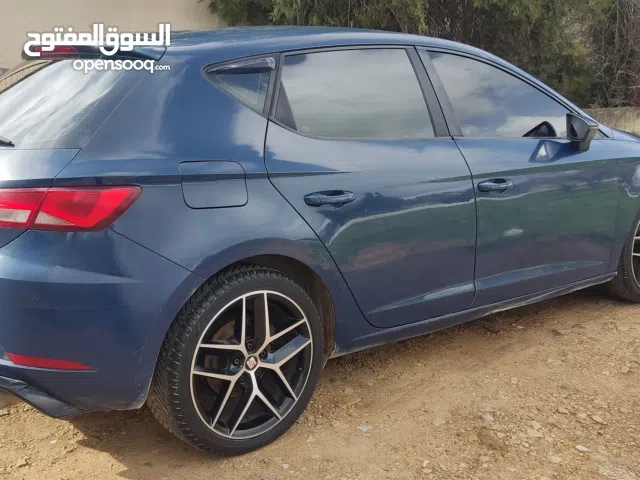 سيت ليون 17 للبيع