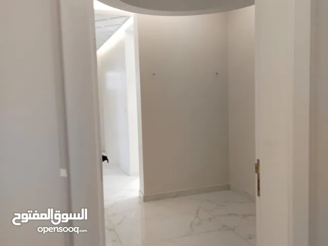 205 m2 5 Bedrooms Apartments for Rent in Al Madinah Alaaziziyah