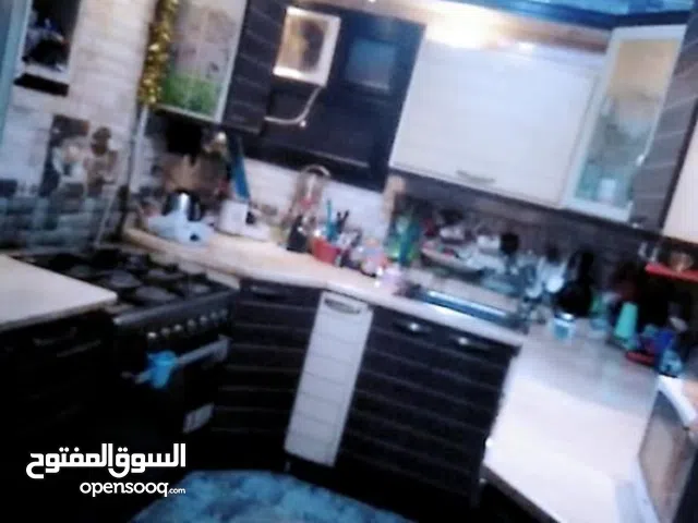 شقة للبيع في التعاون فيصل. اول نمرة من الشارع الرئيسي موقع مميز جدا. فرصة للجادين