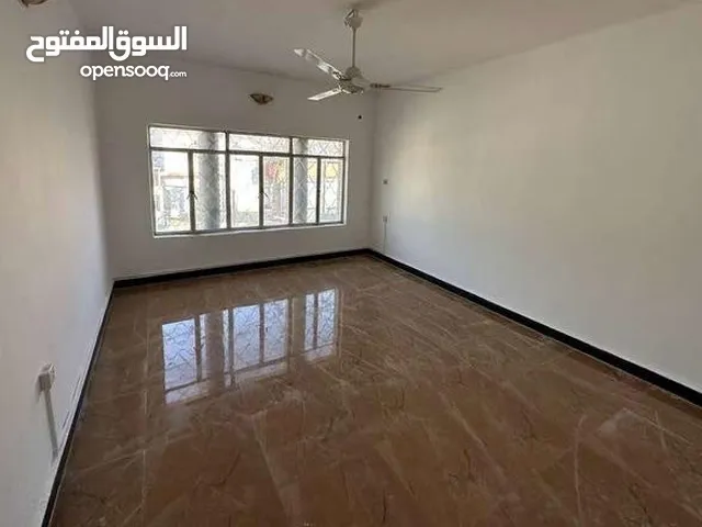 300 m2 4 Bedrooms Townhouse for Rent in Basra Jaza'ir