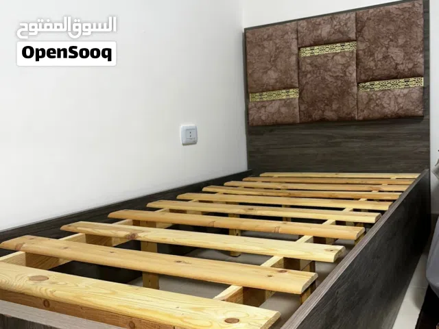 غرفة نوم فردية للبيع (تخت و خزانة)