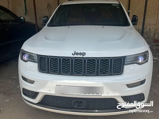 جيب كراند شيروكي s limited ماشية 28 الف خليجي
