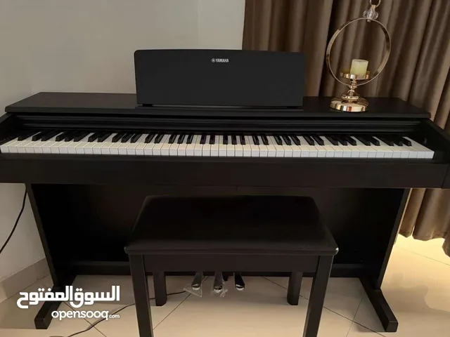 بيانو Yamaha شبه جديد – استخدام خفيف جداً