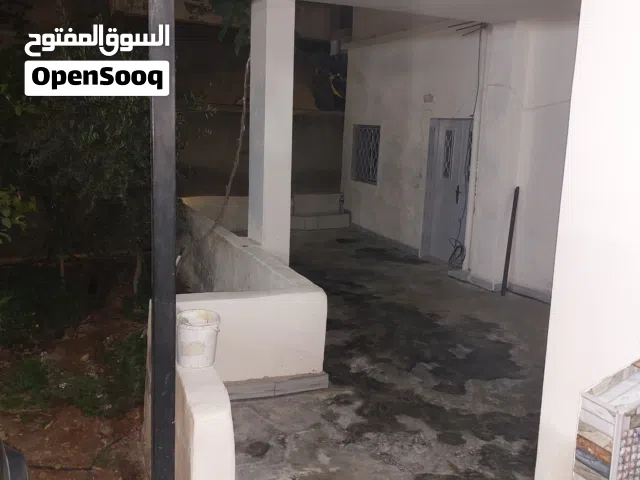 شقه للايجار طابق ارضي لعائله صغيره في زرقاء الغويرية