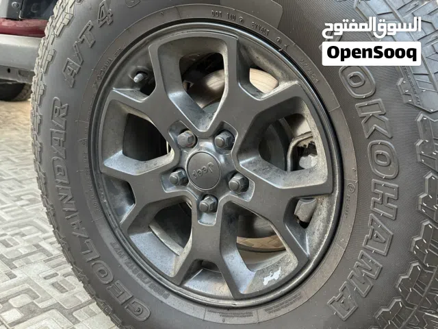 خمس رنجات 17 للجيب رانجلر وكالة بحالة ممتازة