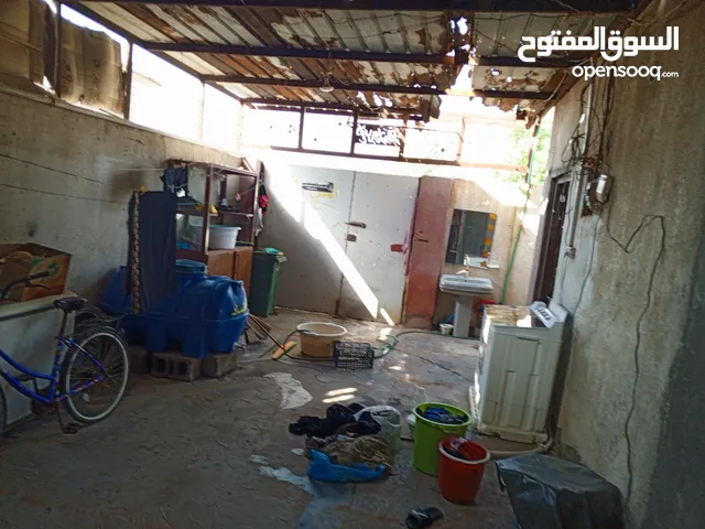 200 m2 4 Bedrooms Townhouse for Sale in Basra Maqal