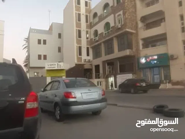 فيلا للبيع في السراج بجانب مصحة السراج مساحة الارض 400 متر تتكون من طابقين موقع سكني ممتاز